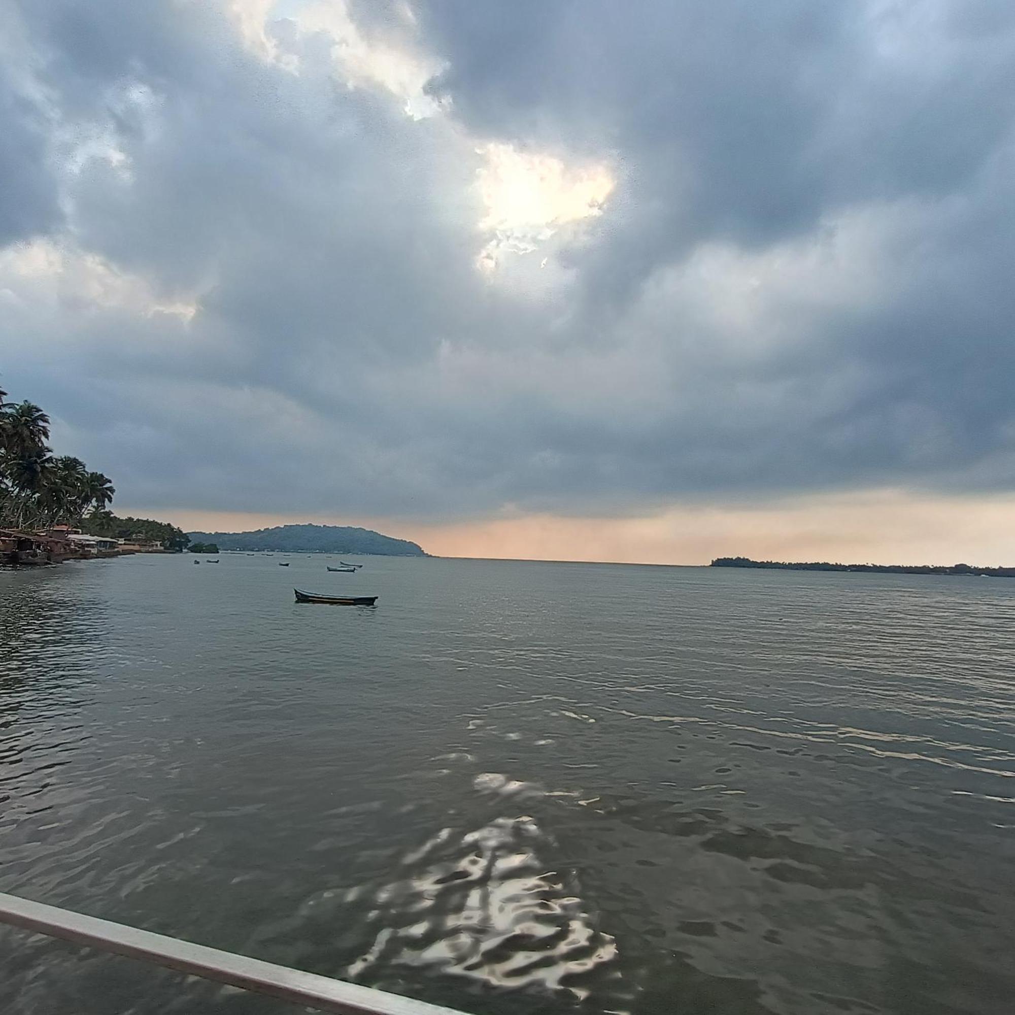 Gs On The Bay - Sea & Forest View Glass Guest house *