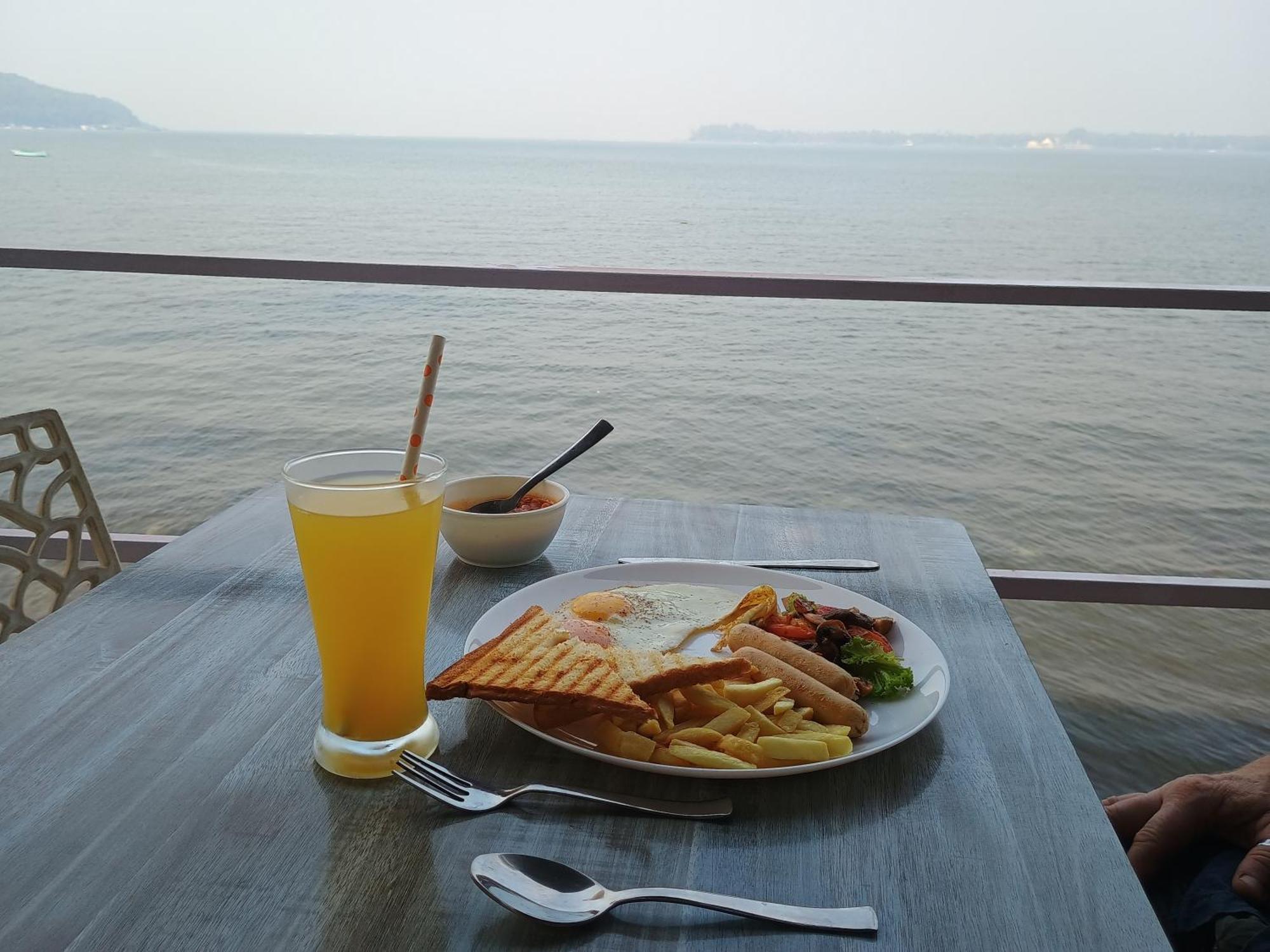 Gs On The Bay - Sea & Forest View Glass Guest house Vagator
