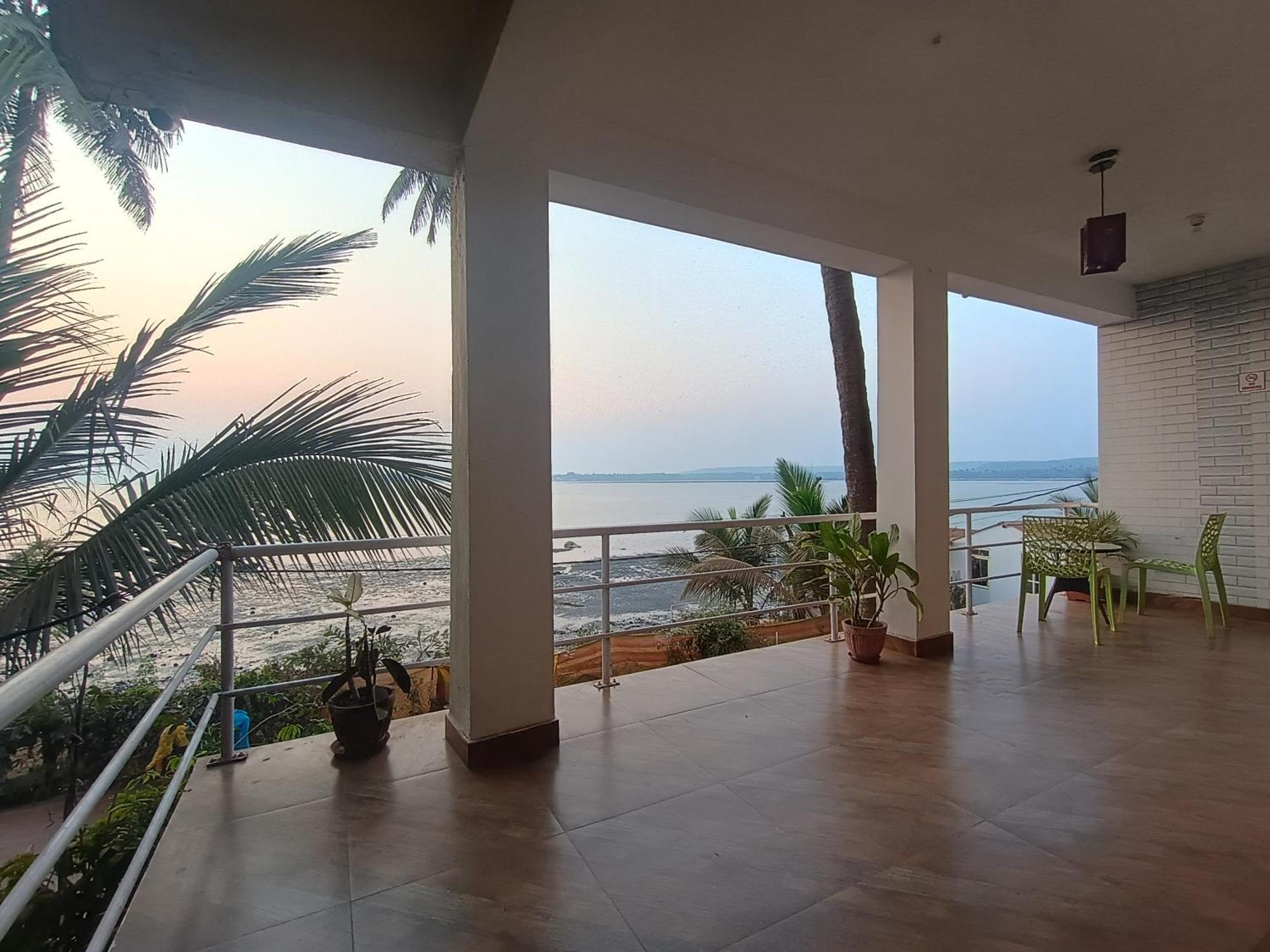 Guest house Gs On The Bay - Sea & Forest View Glass Vagator